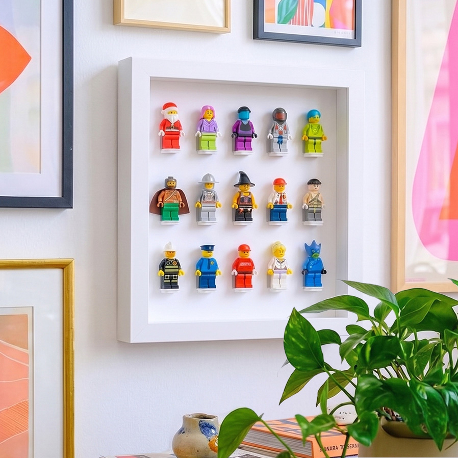 Mini Display showing LEGO minifigures